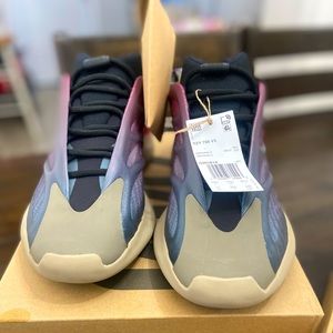 Size 11 - adidas Yeezy 700 V3 Fade Carbon. 

Dead stock, 100% Authentic